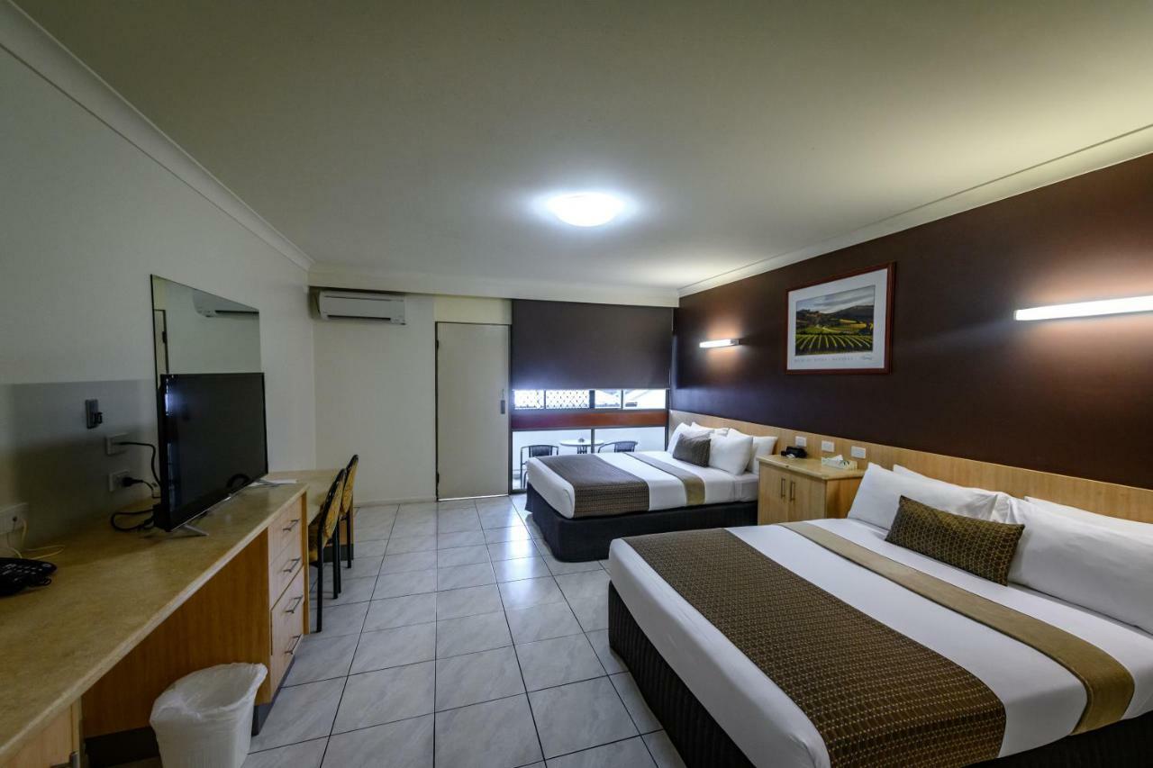 Reef Gateway Hotel Еърли Бийч Екстериор снимка