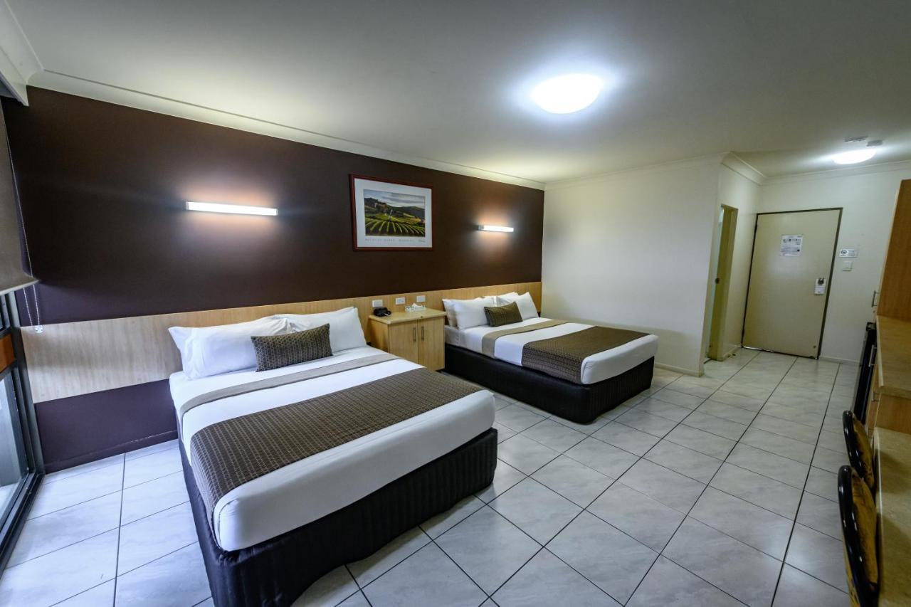Reef Gateway Hotel Еърли Бийч Екстериор снимка